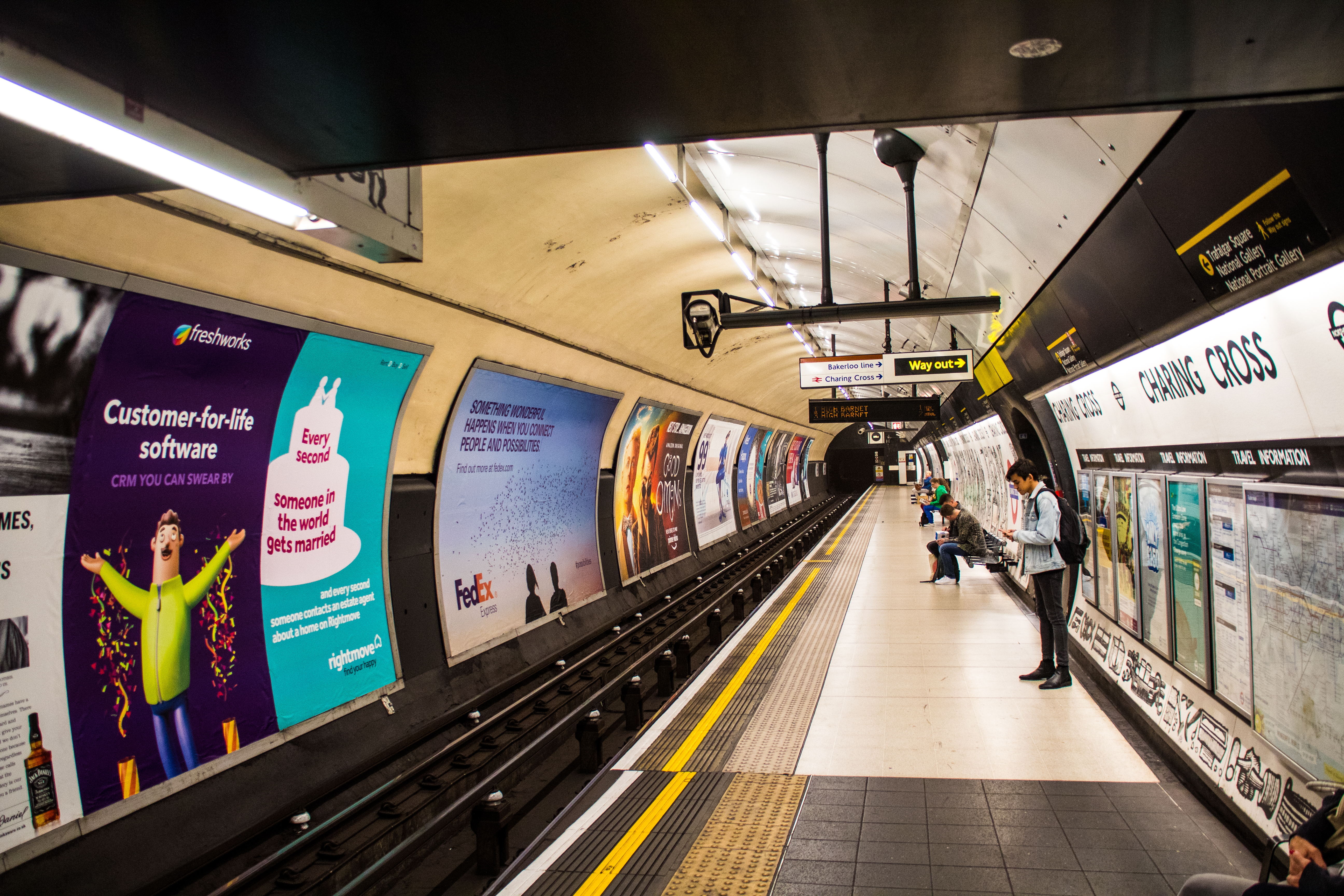 Station Charing cross du métro londonien-sans titre (66 sur 253).jpg